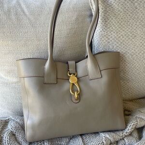 🤍🩶Dooney & Bourke Amelie Florentine Leather Shoulder Tote Bag -Light Taupe-